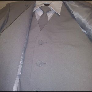 Boys 5 piece suit gray size 7